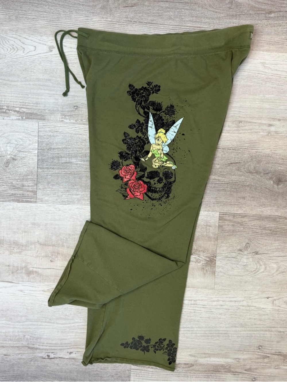 Disneyland Resort Vintage Tinkerbell Olive Green Lounge Pants Women’s size XL